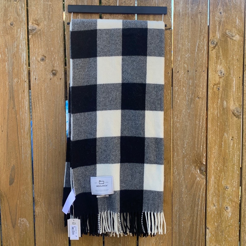 Woolrich throw blanket  white and black buffalo check made in Italy.